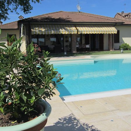 Marinella B&B Cornale Buitenkant foto