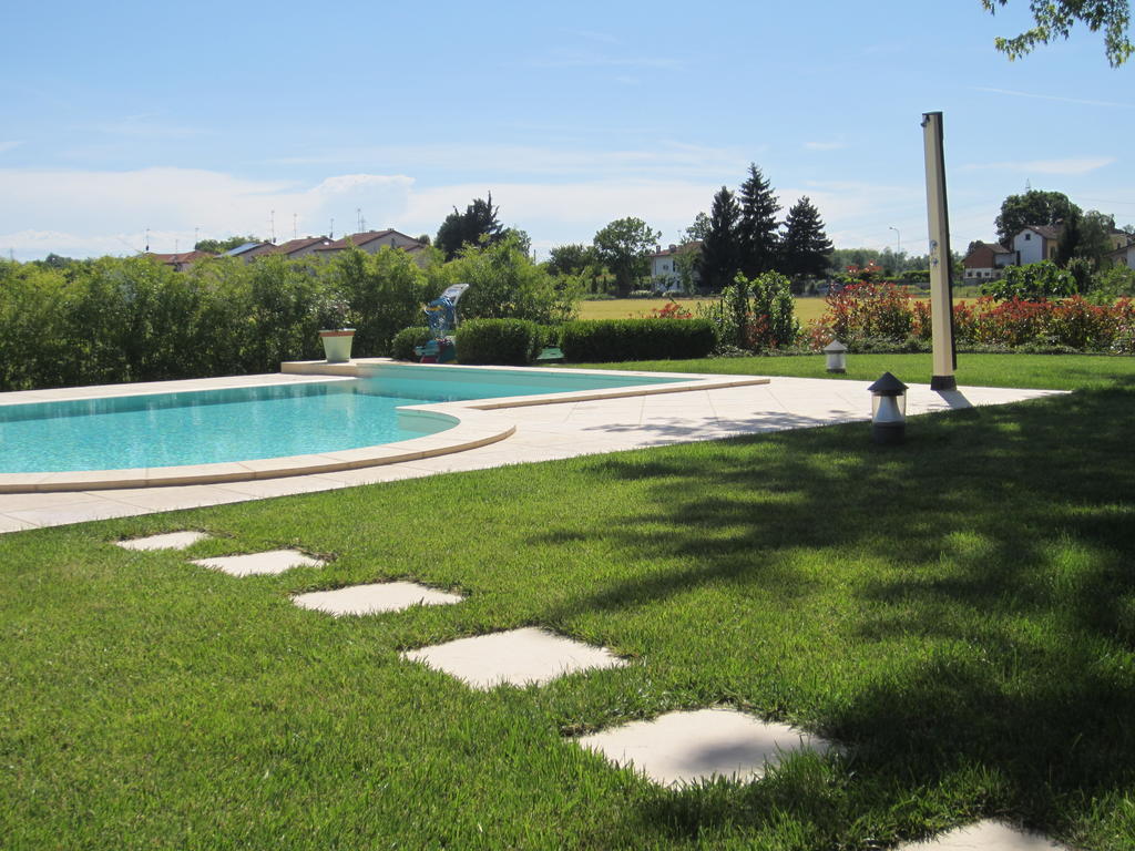 Marinella B&B Cornale Buitenkant foto