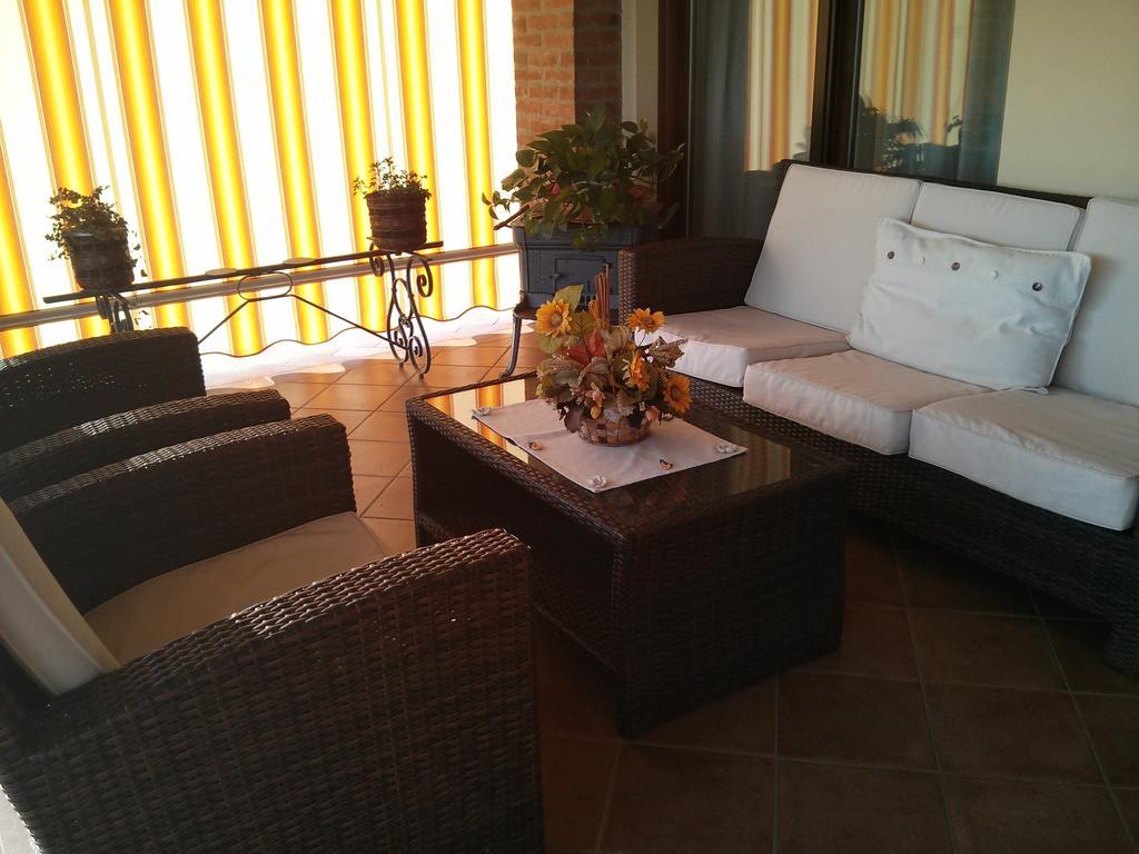 Marinella B&B Cornale Buitenkant foto