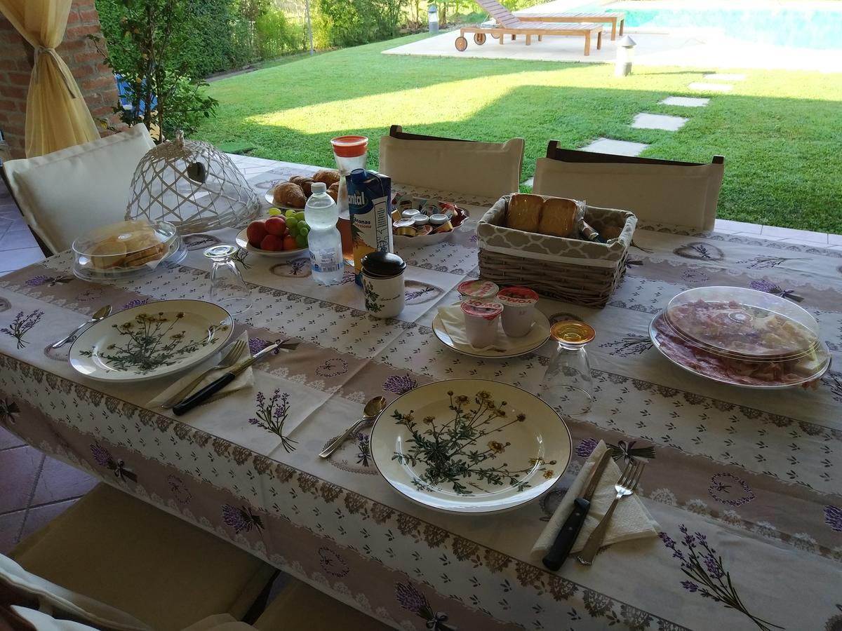 Marinella B&B Cornale Buitenkant foto